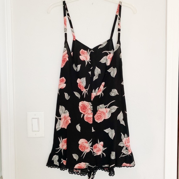 Stone Cold Fox Amour Romper - Picture 2 of 6